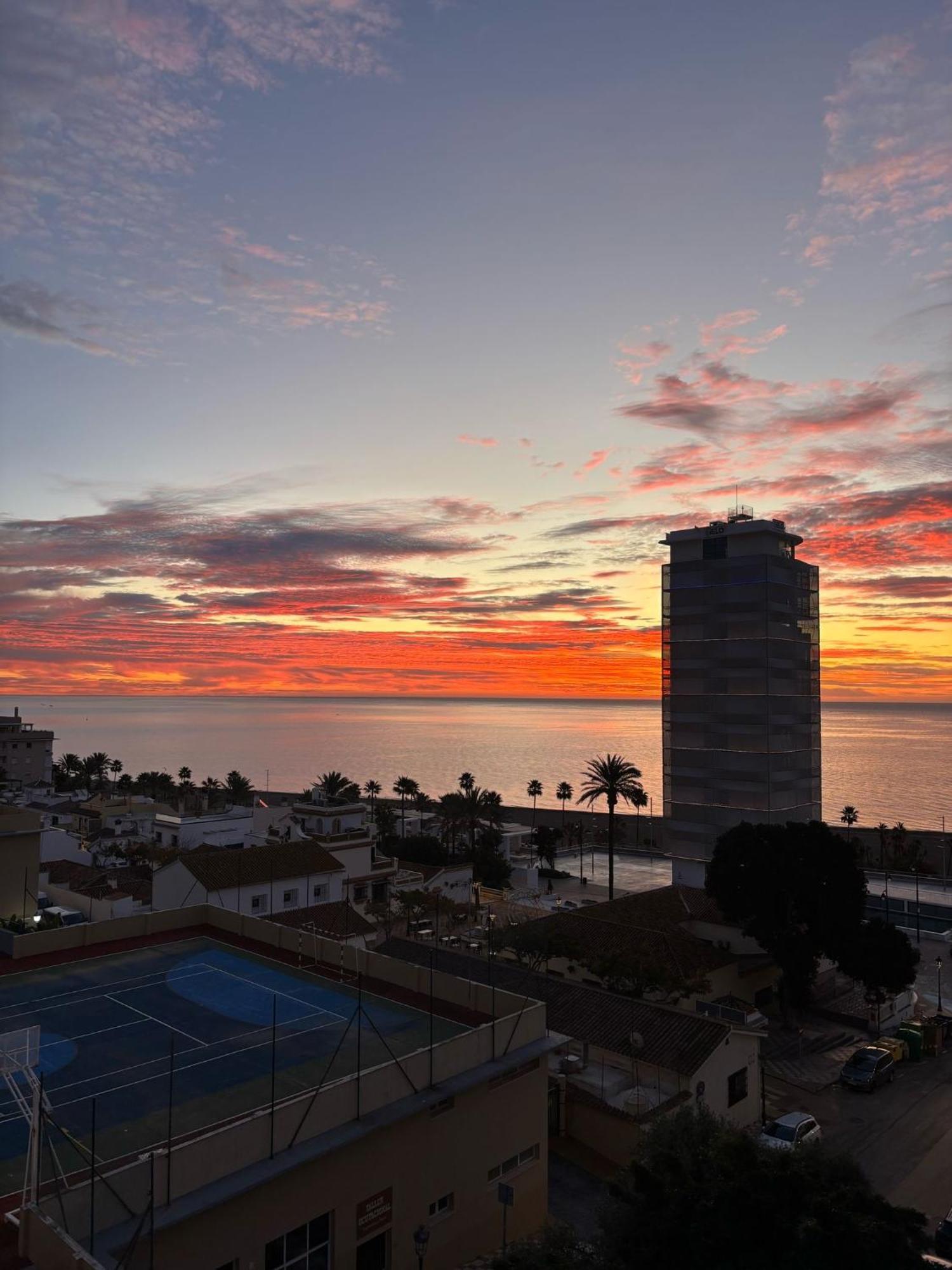אסטפונה Large Three Bedroom Apartment Panoramic Sea Views מראה חיצוני תמונה